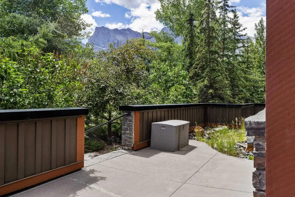 191 Kananaskis Way Canmore AB T1W 0A3