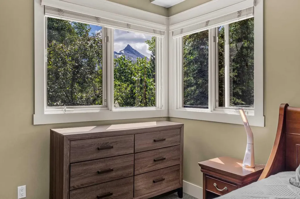 191 Kananaskis Way Canmore AB T1W 0A3