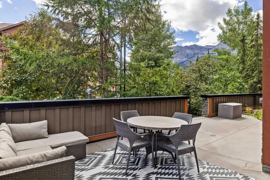 191 Kananaskis Way Canmore AB T1W 0A3