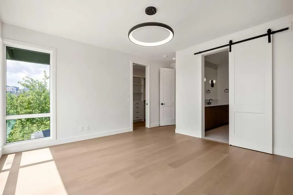 710 Bridge Crescent NE Calgary AB T2E5B5