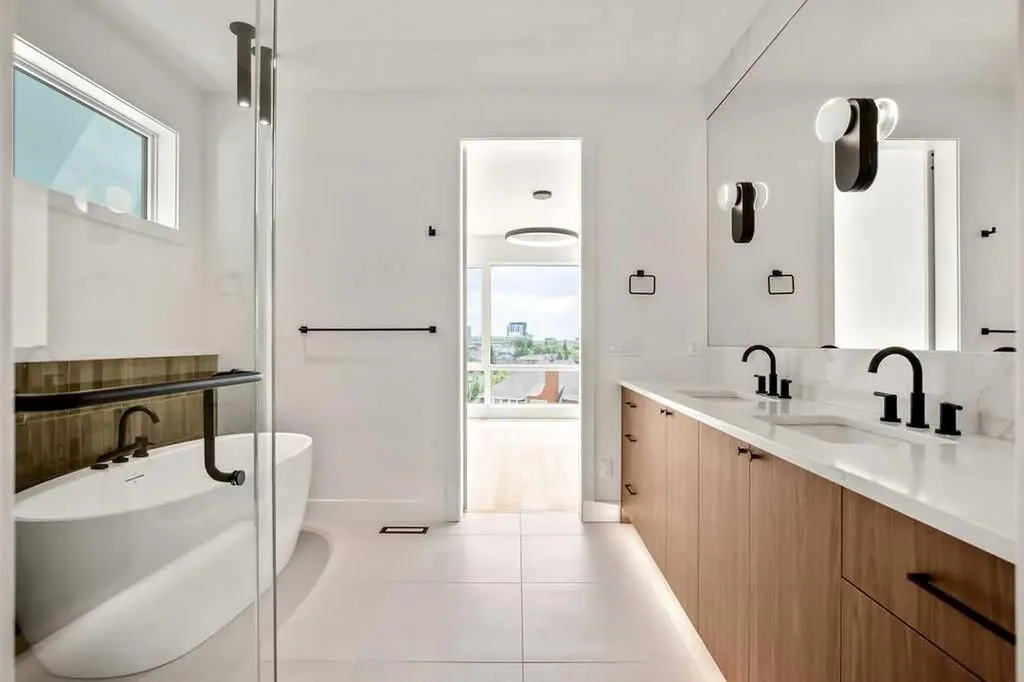 710 Bridge Crescent NE Calgary AB T2E5B5