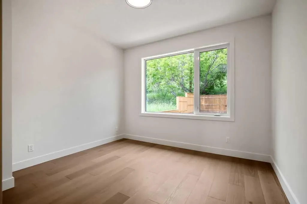 710 Bridge Crescent NE Calgary AB T2E5B5