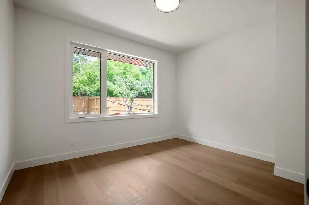 710 Bridge Crescent NE Calgary AB T2E5B5