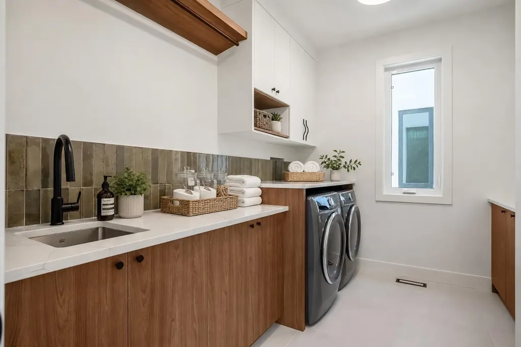 710 Bridge Crescent NE Calgary AB T2E5B5