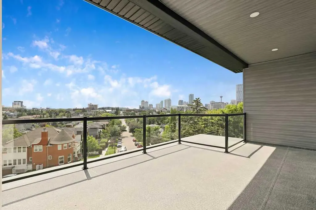 710 Bridge Crescent NE Calgary AB T2E5B5