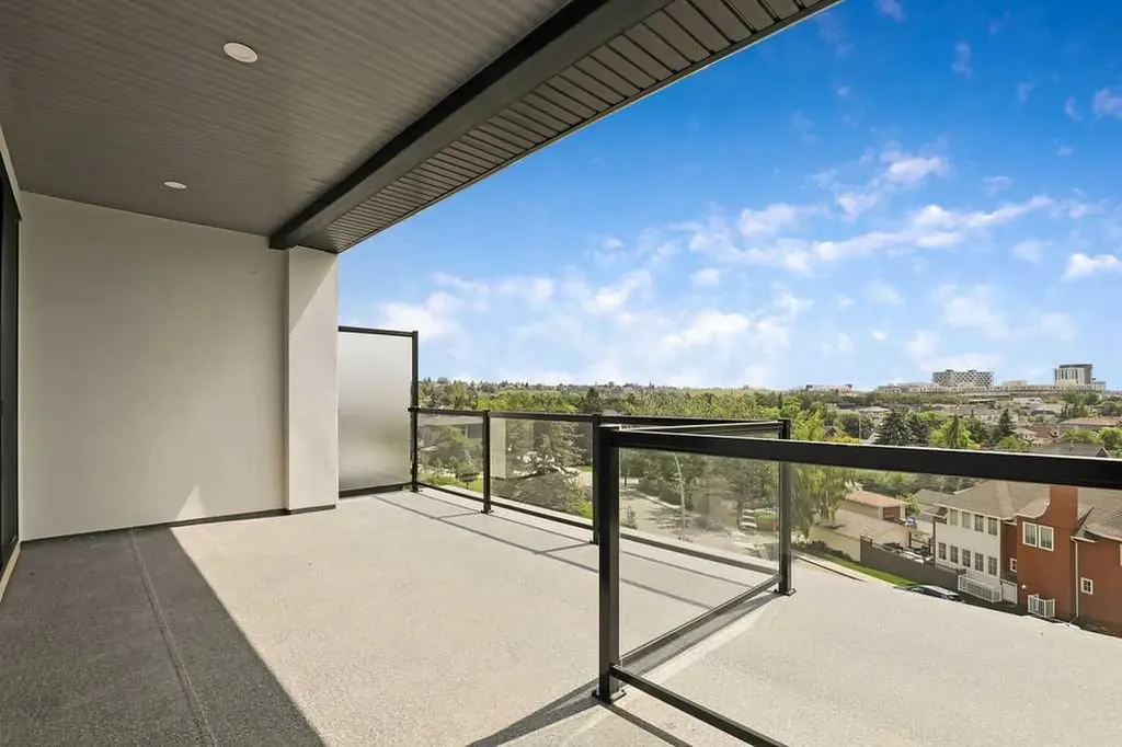 710 Bridge Crescent NE Calgary AB T2E5B5