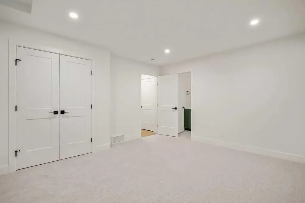 710 Bridge Crescent NE Calgary AB T2E5B5