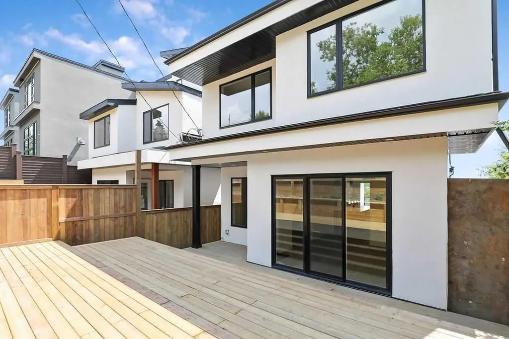 710 Bridge Crescent NE Calgary AB T2E5B5
