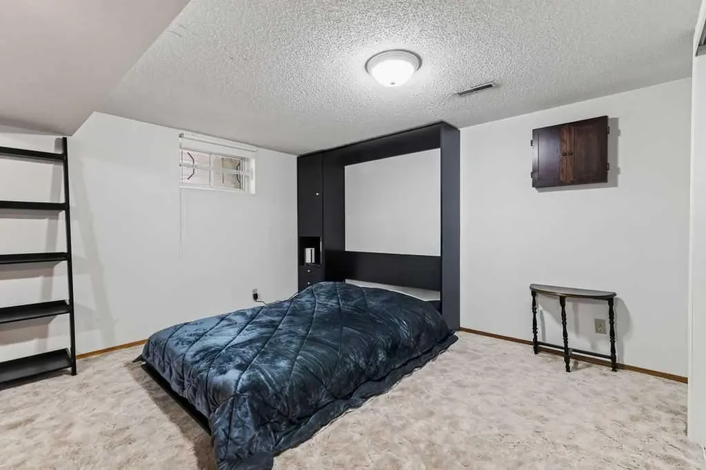 445 29 Avenue NW Calgary AB T2M 2M4