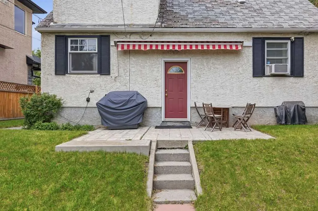 445 29 Avenue NW Calgary AB T2M 2M4