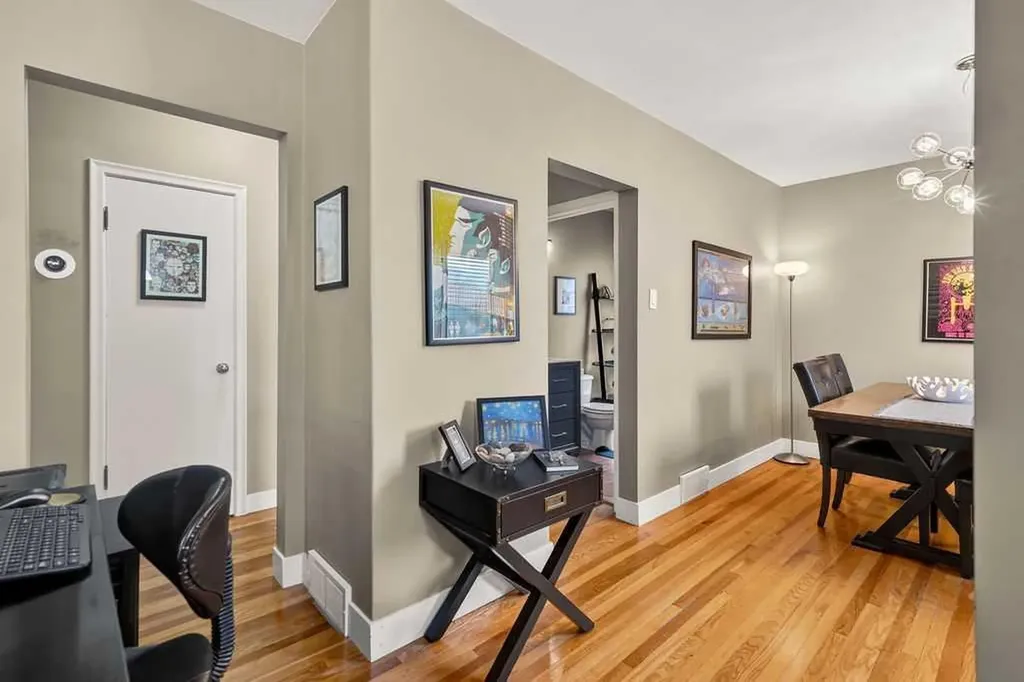 445 29 Avenue NW Calgary AB T2M 2M4