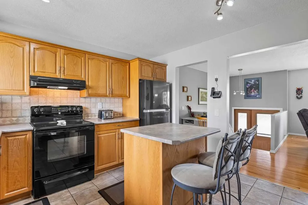 5019 Marshall Road NE Calgary AB T2A 2Y7