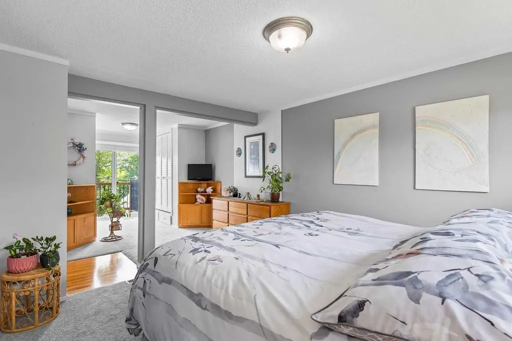 5019 Marshall Road SE Calgary AB T2A 2Y7