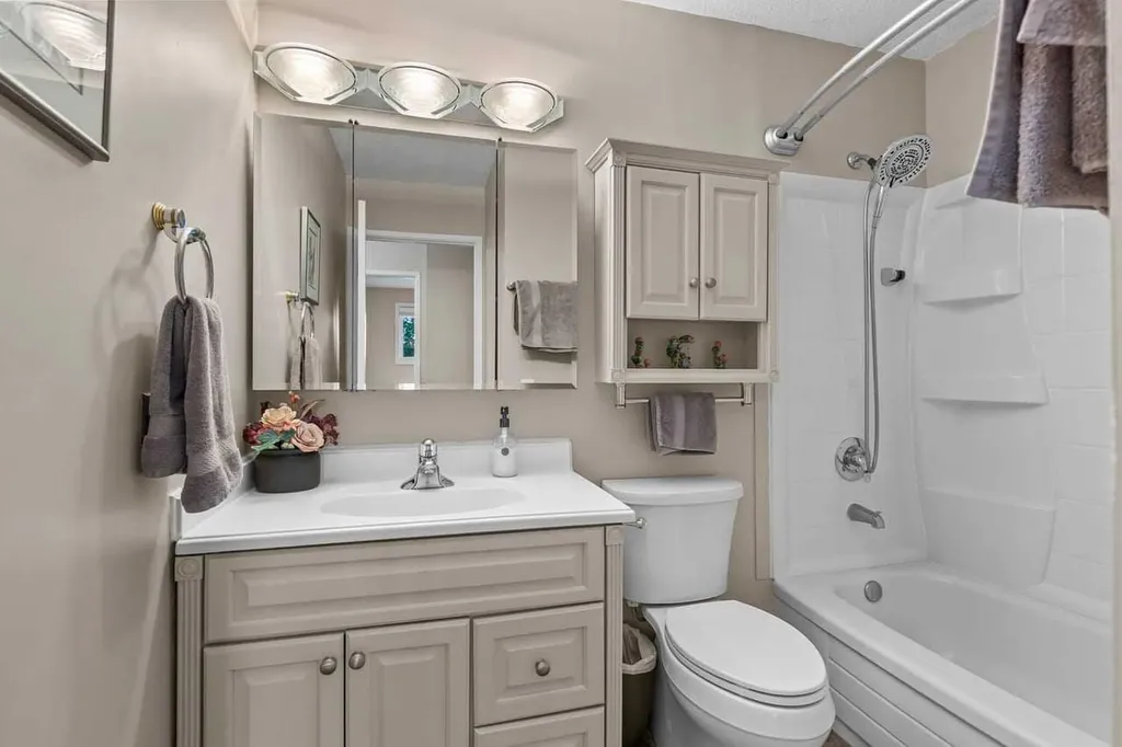 5019 Marshall Road SE Calgary AB T2A 2Y7