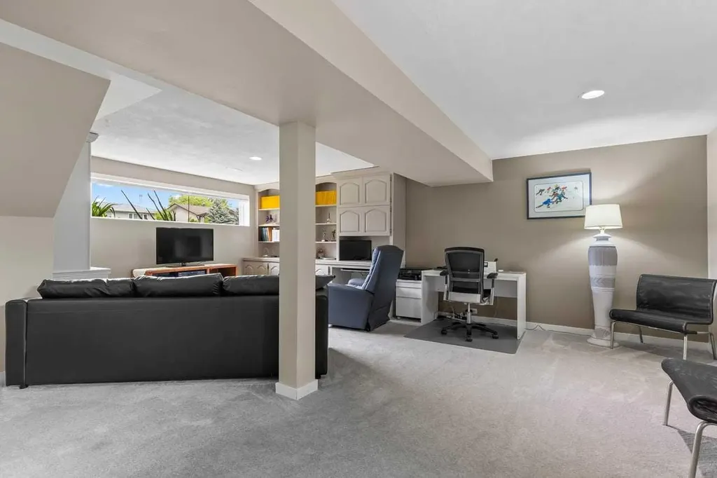 5019 Marshall Road SE Calgary AB T2A 2Y7