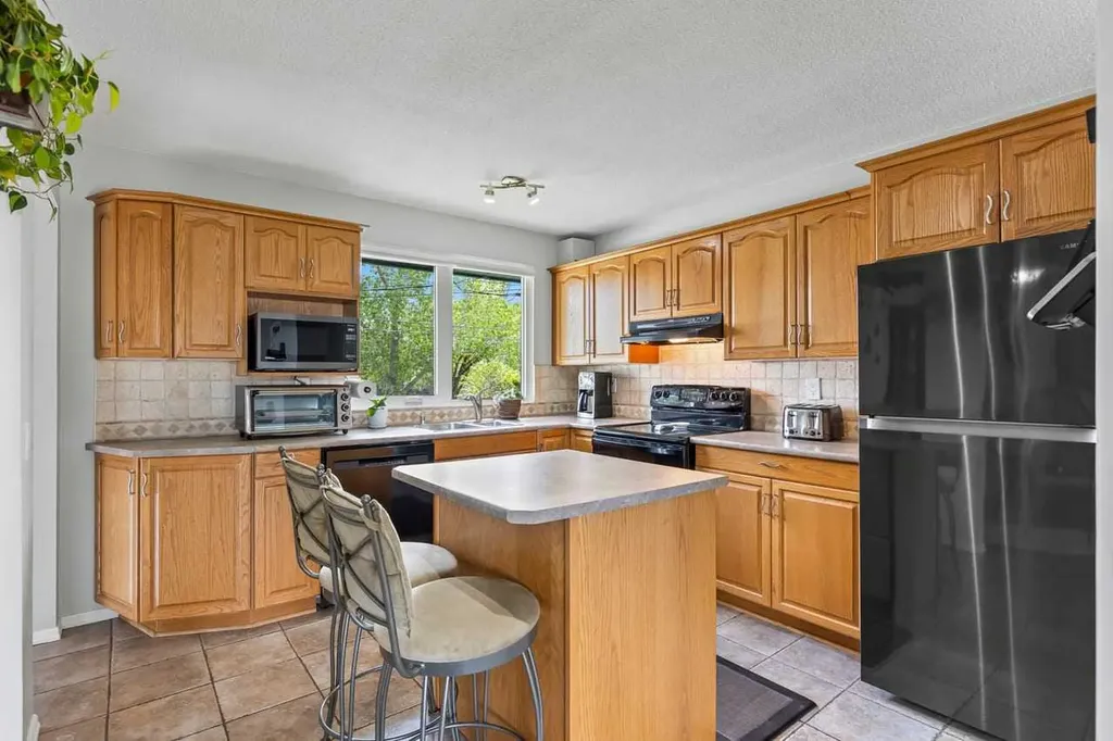 5019 Marshall Road NE Calgary AB T2A 2Y7
