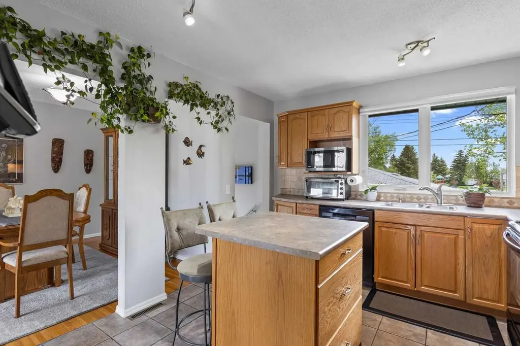 5019 Marshall Road NE Calgary AB T2A 2Y7