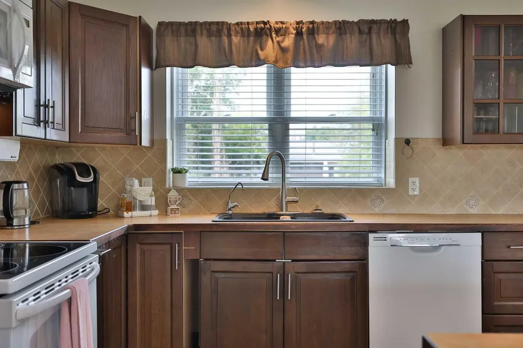 229 2a Street Stirling AB T0K 2E0