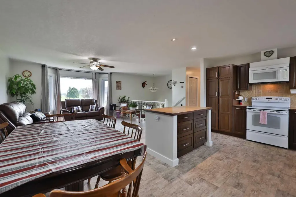 229 2a Street Stirling AB T0K 2E0
