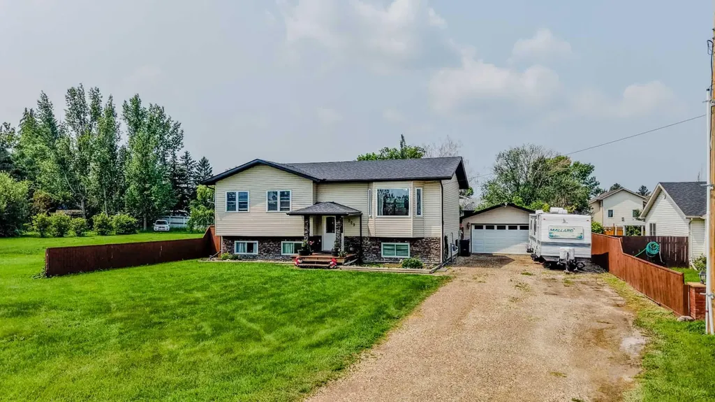 229 2a Street Stirling AB T0K 2E0