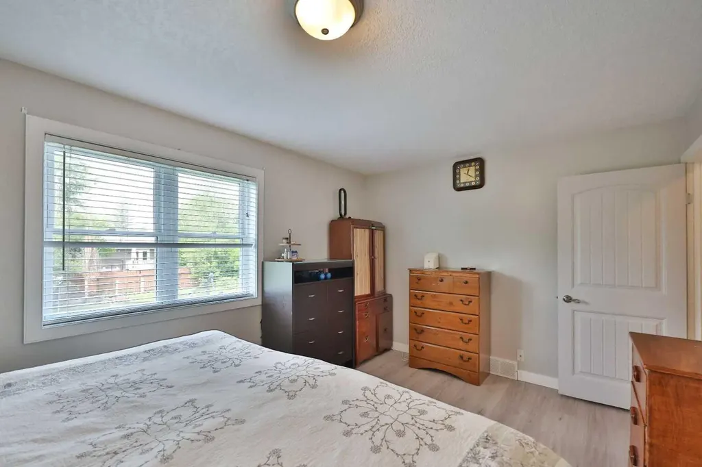 229 2a Street Stirling AB T0K 2E0