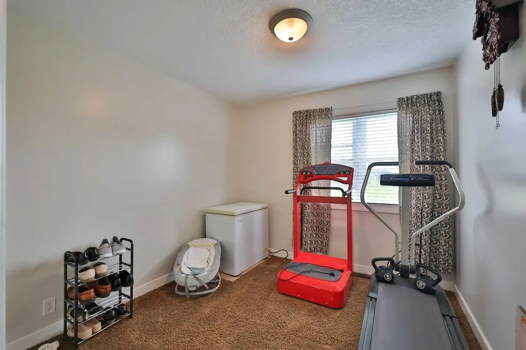 229 2a Street Stirling AB T0K 2E0