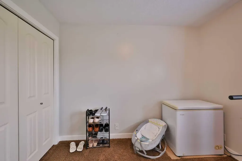 229 2a Street Stirling AB T0K 2E0