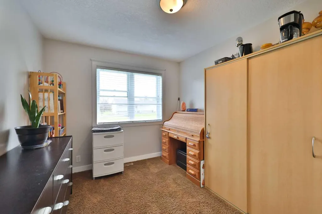 229 2a Street Stirling AB T0K 2E0