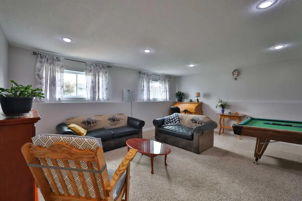 229 2a Street Stirling AB T0K 2E0