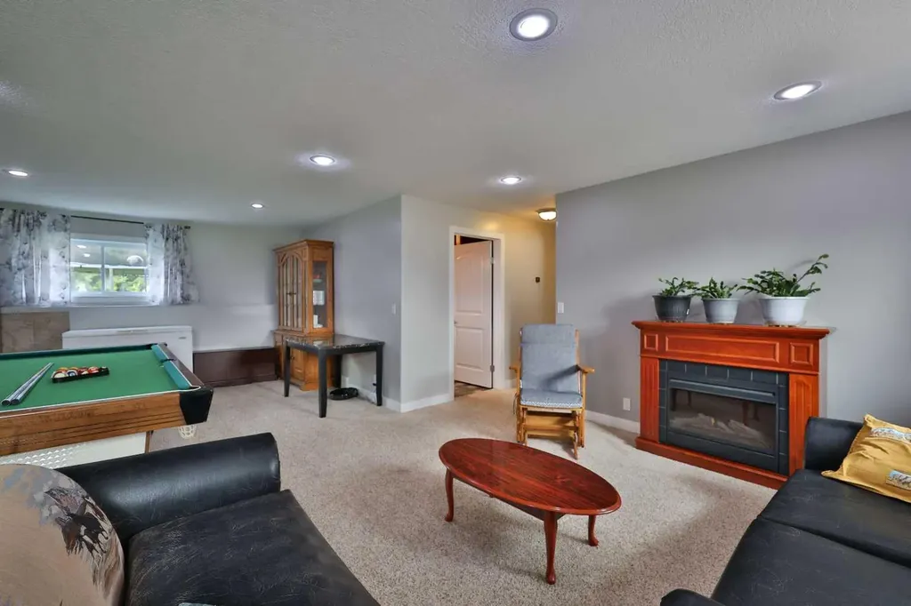 229 2a Street Stirling AB T0K 2E0