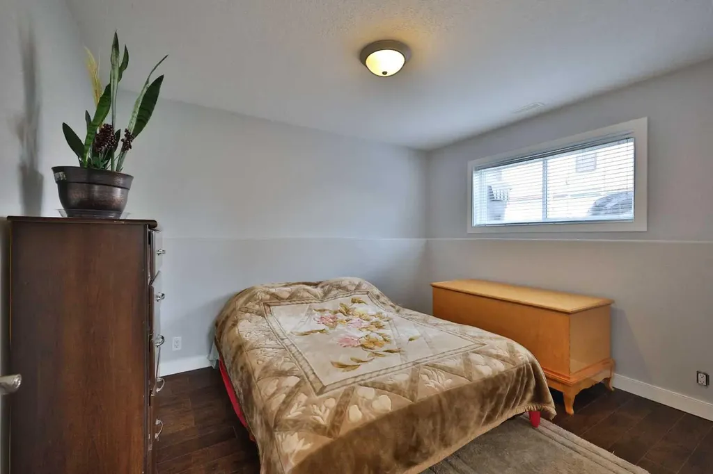 229 2a Street Stirling AB T0K 2E0