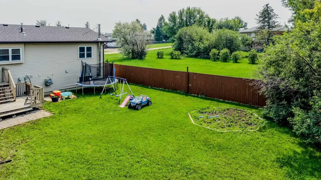 229 2a Street Stirling AB T0K 2E0