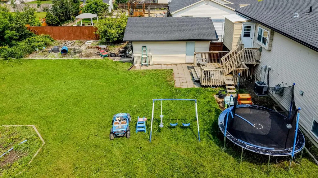 229 2a Street Stirling AB T0K 2E0