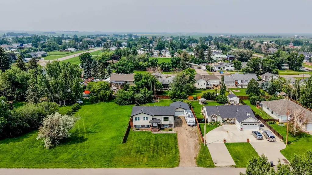 229 2a Street Stirling AB T0K 2E0