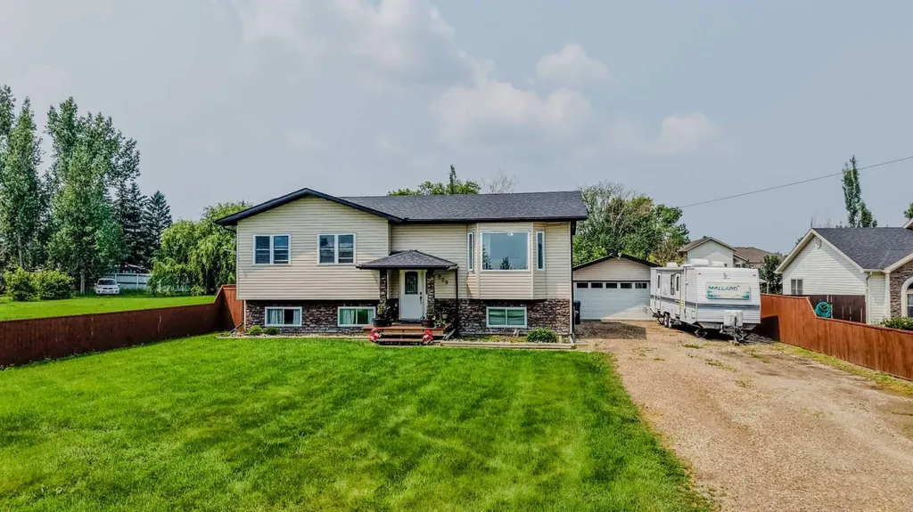 229 2a Street Stirling AB T0K 2E0