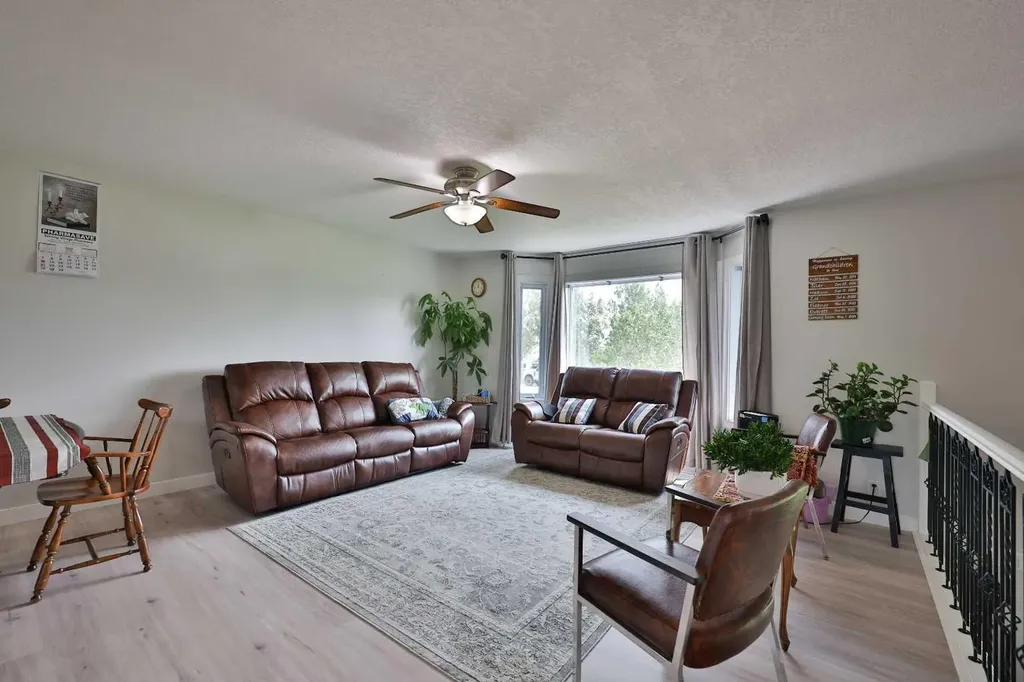 229 2a Street Stirling AB T0K 2E0