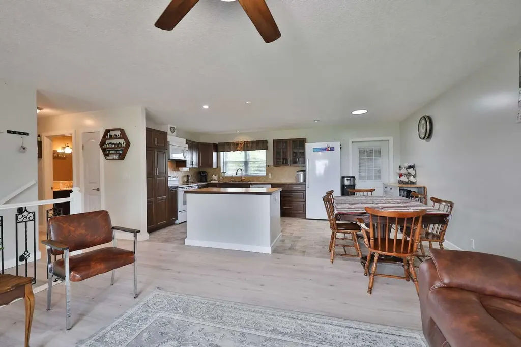 229 2a Street Stirling AB T0K 2E0
