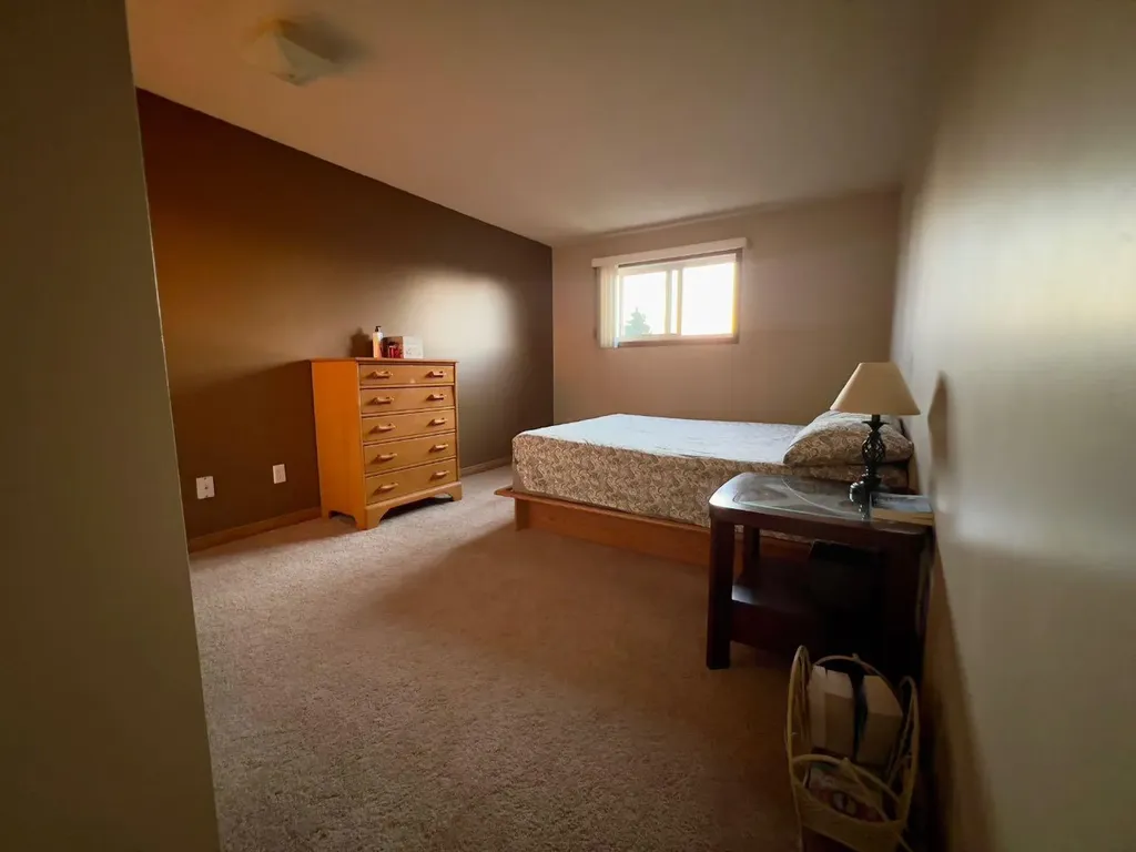 1011 3rd Street W Hanna AB T0J 1P0