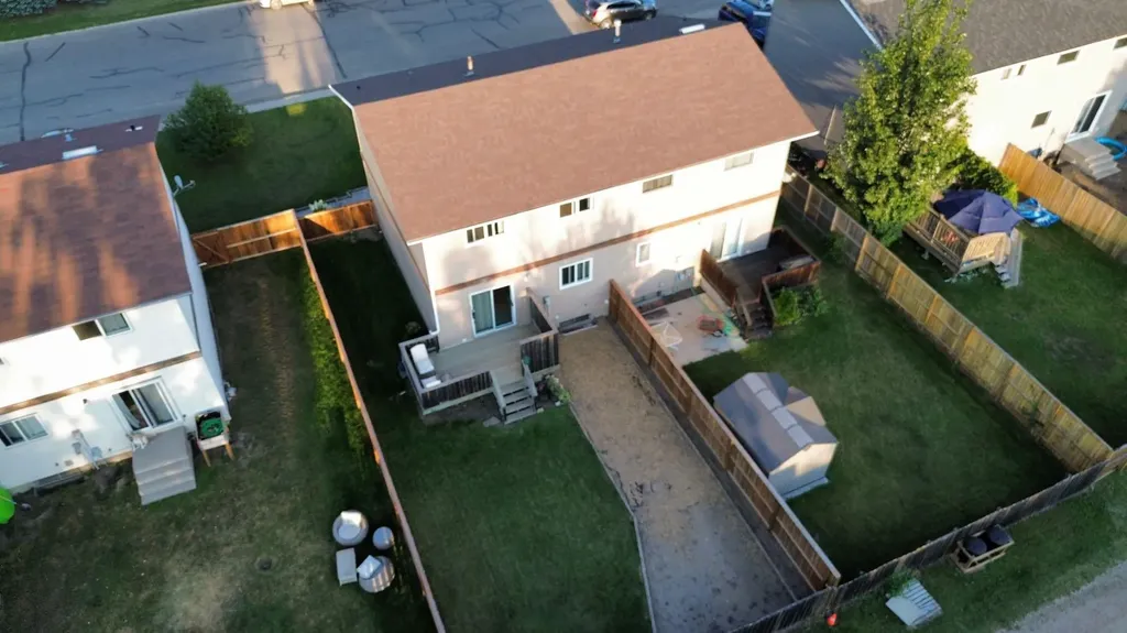 1011 3rd Street W Hanna AB T0J 1P0