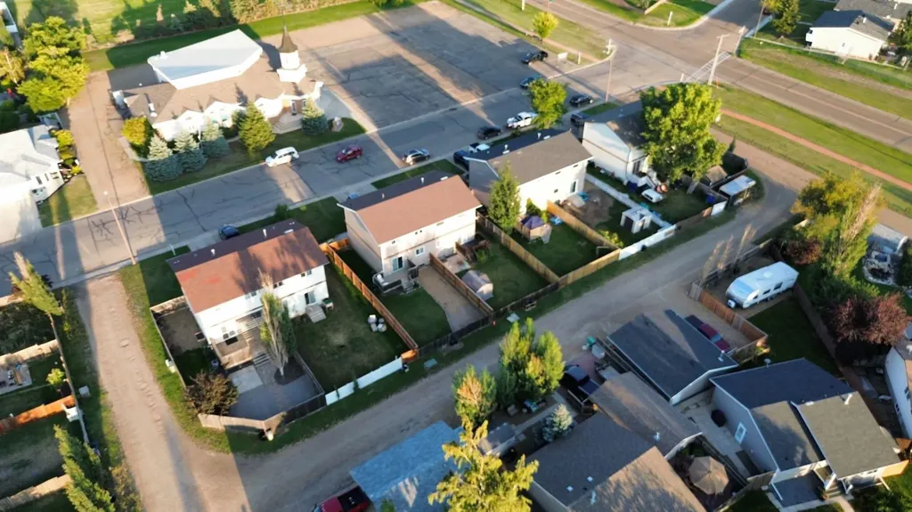 1011 3rd Street W Hanna AB T0J 1P0