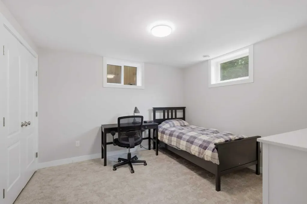 5721 55 Avenue Lacombe AB T4L1L8