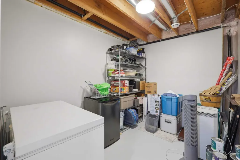 5721 55 Avenue Lacombe AB T4L1L8