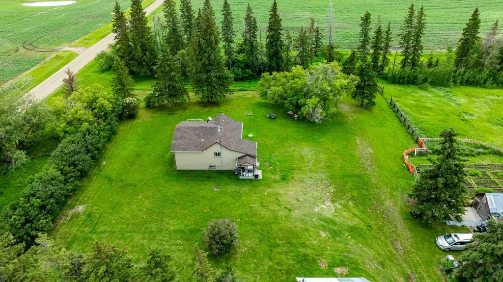 39310 Range Road 250 Rural Lacombe County AB T0C 0Y0