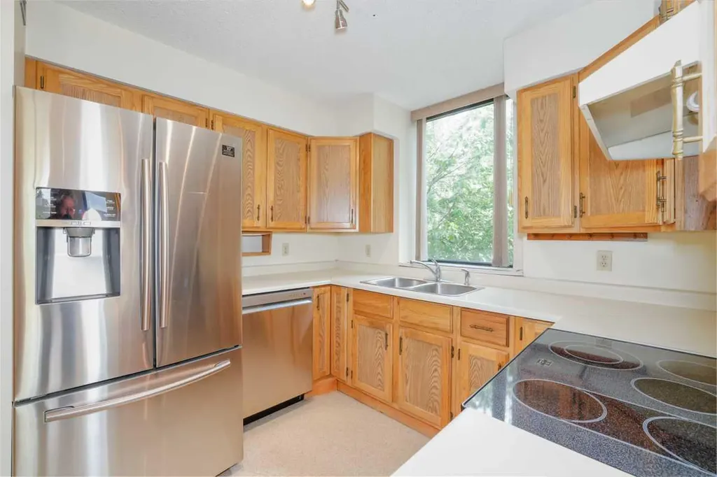 80 Point Mckay Crescent NW Calgary AB T3B 4W4