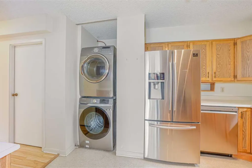 80 Point Mckay Crescent NW Calgary AB T3B 4W4