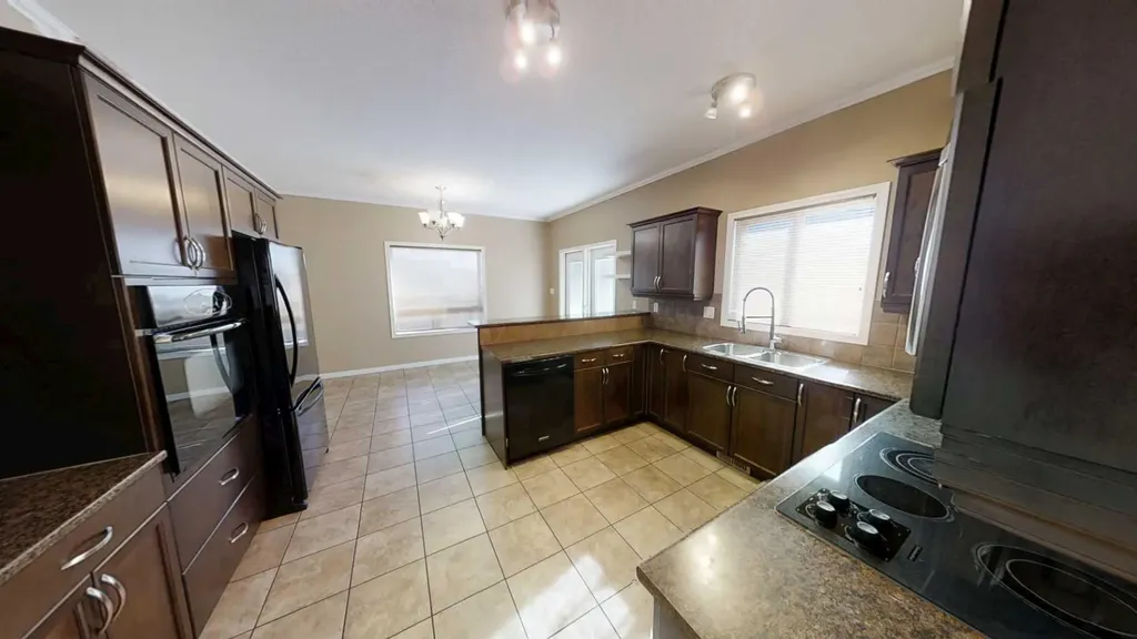 7613 114 Street Grande Prairie AB T8W0G3