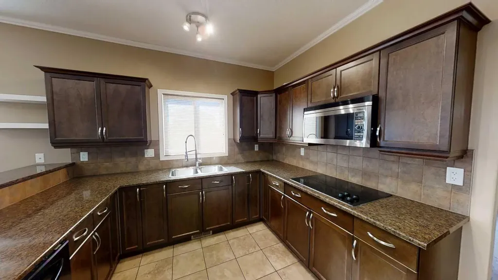 7613 114 Street Grande Prairie AB T8W0G3