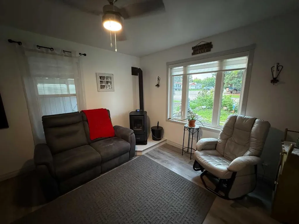 4703 47 Avenue Myrnam AB T0B 3K0