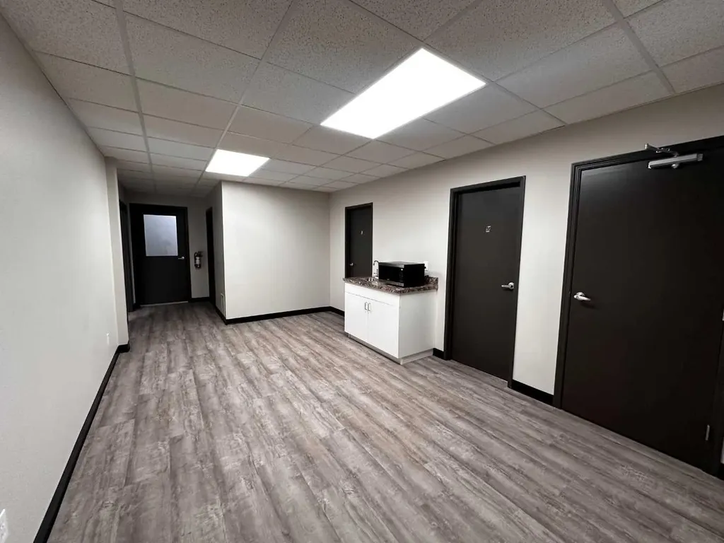 4923 50 Street Innisfail AB T4G1W4