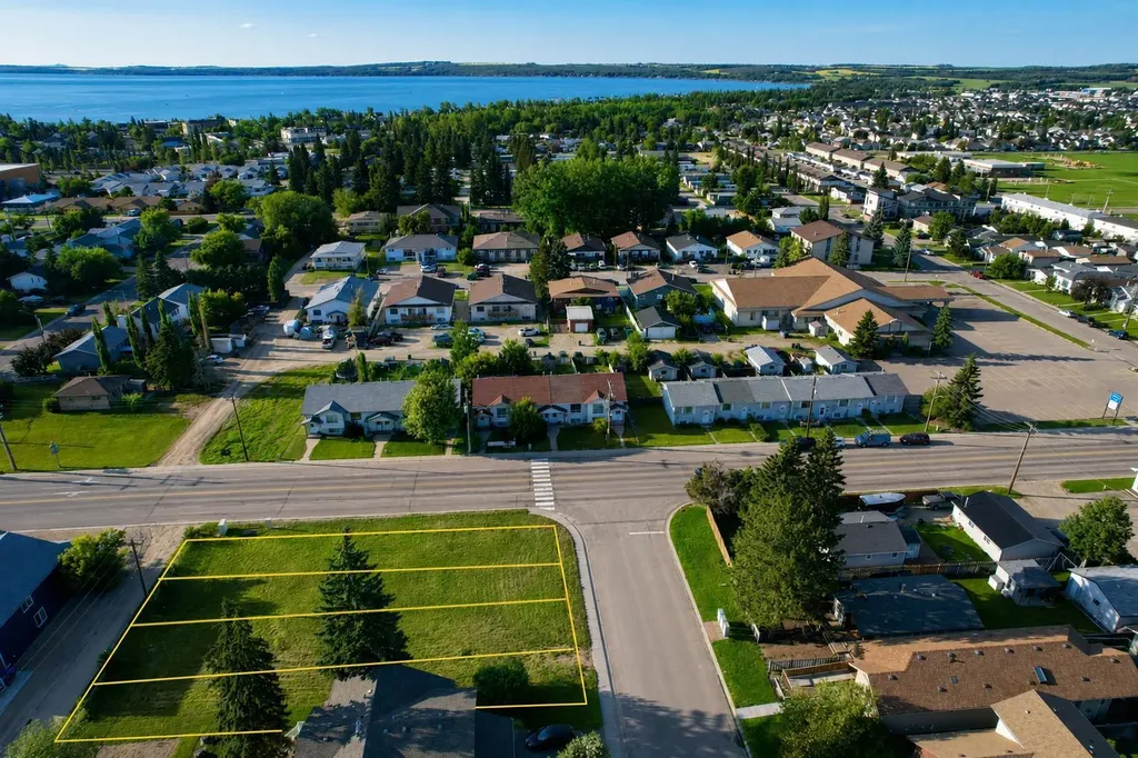 4634 45 Street Sylvan Lake AB T4S 1P1